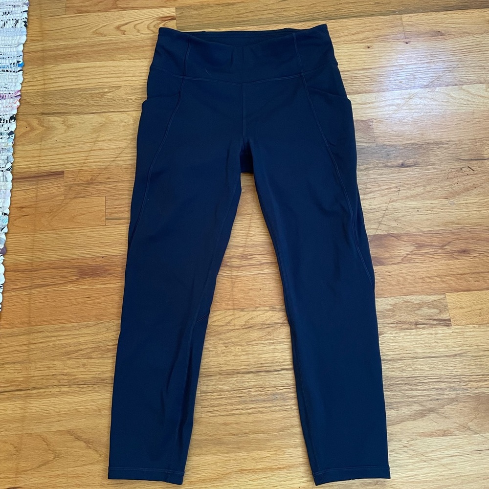 Lululemon Time to Sweat Crop 23” size 8, navy blue